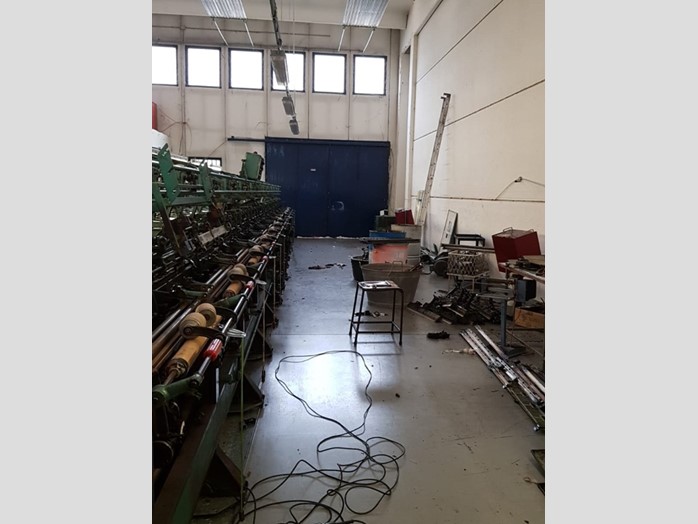 Capannone in Vendita a Carpi, 220'000€, 350 m²