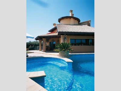 Casa Indipendente in Vendita a Pineto, 1160 m², con Box