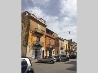 Casa Indipendente in Vendita a Alcamo, zona CORSO 6 APRILE, 162'000€, 165 m²