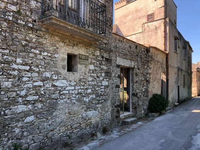 Casale in Vendita a Erice, zona CENTRO STORICO DI ERICE, 58'000&euro;, 83 m²