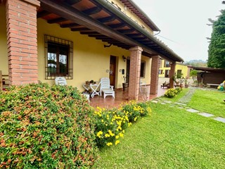 Casa di corte in Vendita a Montopoli in Val d'Arno, zona Marti, 750'000€, 440 m², arredato