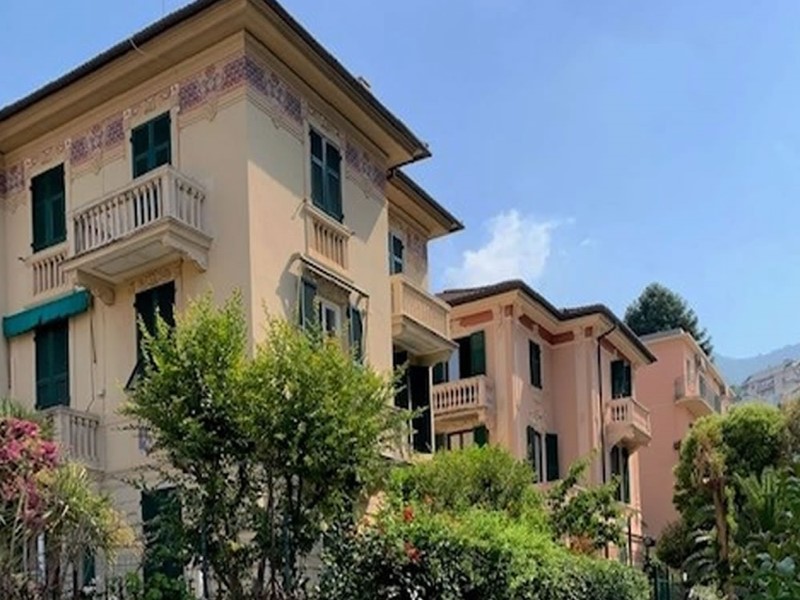 Appartamento in Vendita a Rapallo, zona Centro, 400'000€, 90 m²