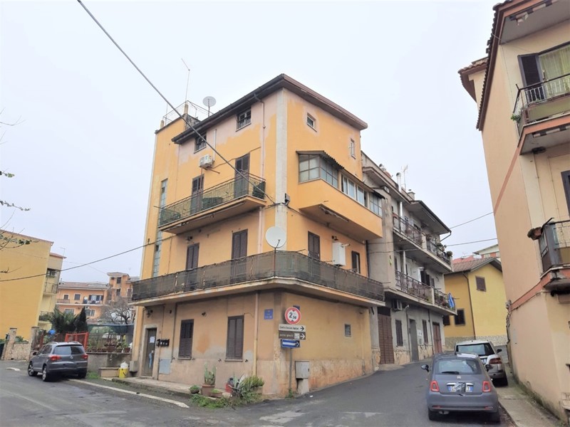 Casa Indipendente in Vendita a Marcellina, 165'000&euro;, 180 m²
