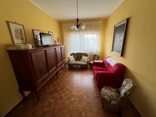 Appartamento in Vendita a Torino, zona Falchera, 130'000€, 100 m²