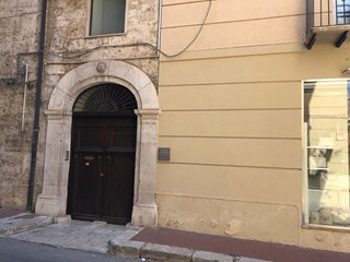 Appartamento in Vendita a Alcamo, zona CORSO 6 APRILE, 258'000€, 253 m²