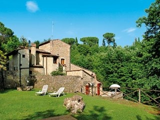 Attività commerciale in Vendita a San Gimignano, 650'000€, 350 m²