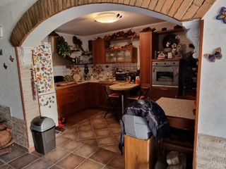 Appartamento in Vendita a Sarzana, 250'000€, 95 m²