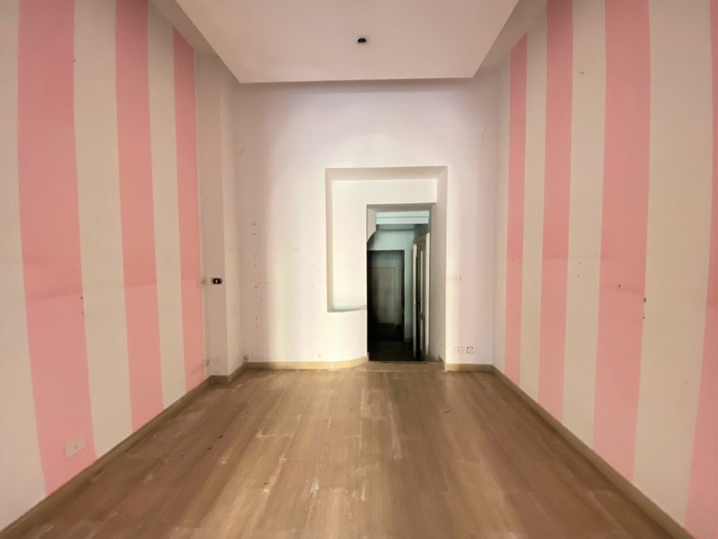 Immobile commerciale in Affitto a Catanzaro, zona Centro storico, 450&euro;, 60 m²