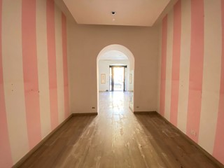 Immobile commerciale in Affitto a Catanzaro, zona Centro storico, 450&euro;, 60 m²