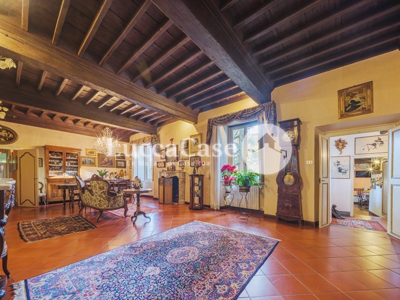 Appartamento in Vendita a Lucca, 690'000€, 340 m²