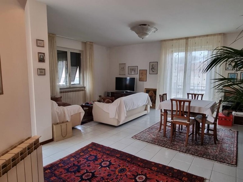 Appartamento in Vendita a Massa, zona Marina di Massa, 550'000&euro;, 140 m²