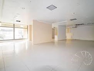 Immobile commerciale in Vendita a Cascina, 260'000€, 283 m²