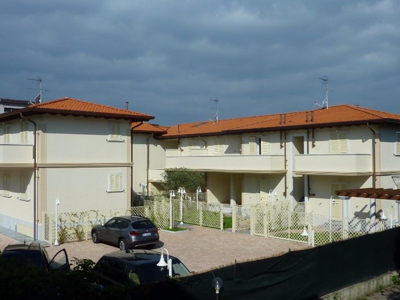 Quadrilocale in Affitto a Massa, zona Marina di Massa, 70 m², arredato