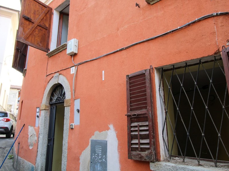 Casa Indipendente in Vendita a Blessagno, 25'000€, 130 m²