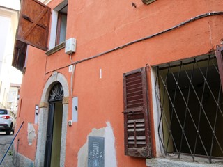 Casa Indipendente in Vendita a Blessagno, 25'000€, 130 m²
