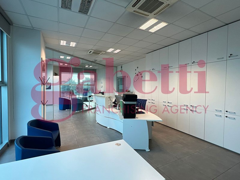 Ufficio in Vendita a Arzergrande, 108'000€, 77 m²