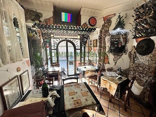 Negozio in Vendita a Taormina, zona Centro, 70 m², arredato