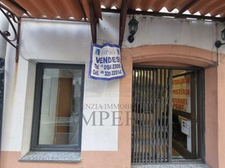 Magazzino in Vendita a Ventimiglia, zona Centro Storico, 100'000€, 70 m²