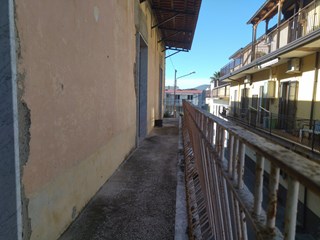 Quadrilocale in Vendita a Caserta, zona Mezzano, 130'000€, 140 m², con Box
