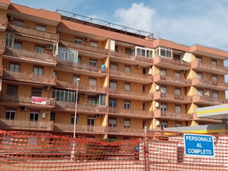 Bilocale in Vendita a San Nicola la Strada, zona Viale Carlo III , 77'000€, 65 m²