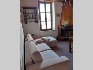 Casa Semi Indipendente in Affitto a Licciana Nardi, 1'000€, 120 m², arredato