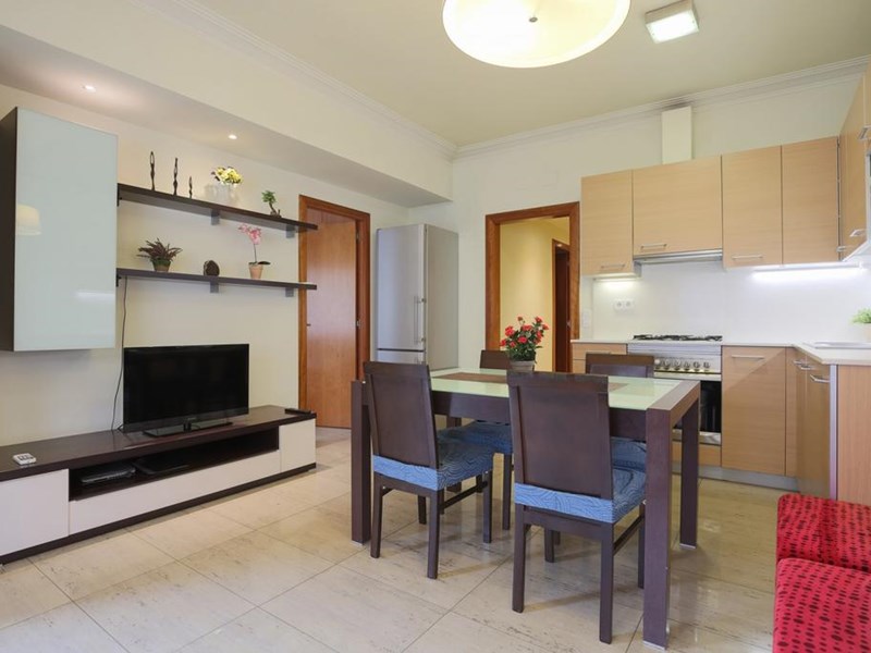 Monolocale in Affitto a Milano, zona Via delle Forze Armate, 860€, 57 m²