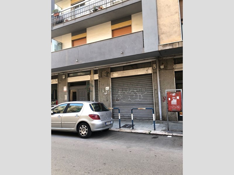 Immobile commerciale in Vendita a Bari, 35'000€, 47 m²