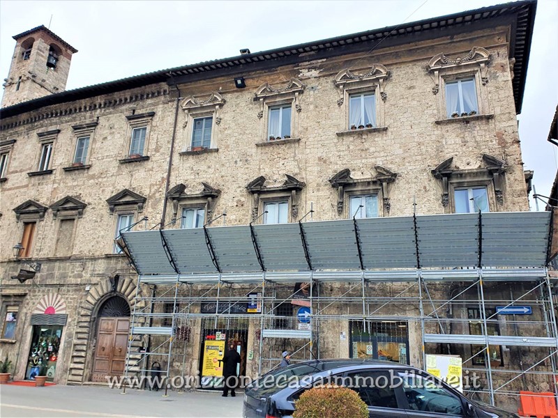Immobile commerciale in Vendita a Ascoli Piceno, zona Centro Storico, 149'000€, 116 m²