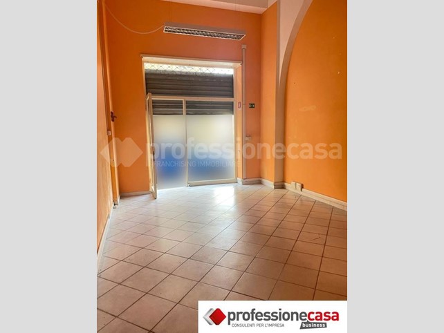 Negozio in Affitto a Livorno, 500€, 42 m²