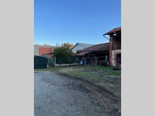 Casale in Vendita a Druento, 100'000€, 200 m²