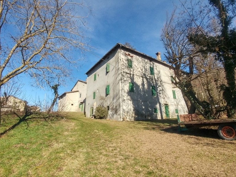 Casa Indipendente in Vendita a Zocca, 360'000€, 2500 m²