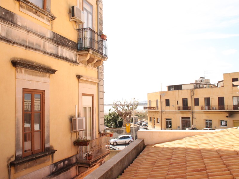 Appartamento in Vendita a Siracusa, zona ORTIGIA - UMBERTO, 145'000&euro;, 110 m²