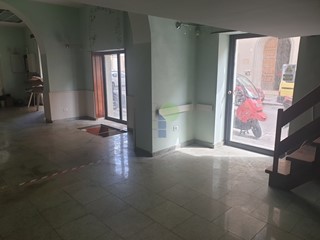 Immobile commerciale in Affitto a Livorno, zona Centro, 1'200€, 100 m²