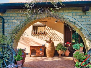 Villa in Vendita a Piombino, zona Riotorto, 560'000&euro;, 200 m², arredato