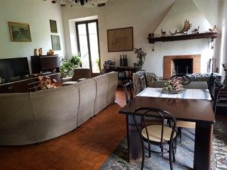 Villa in Vendita a Calci, 495'000€, 400 m²