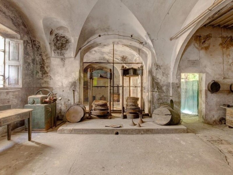 Rustico in Vendita a Calci, 200'000€, 800 m²