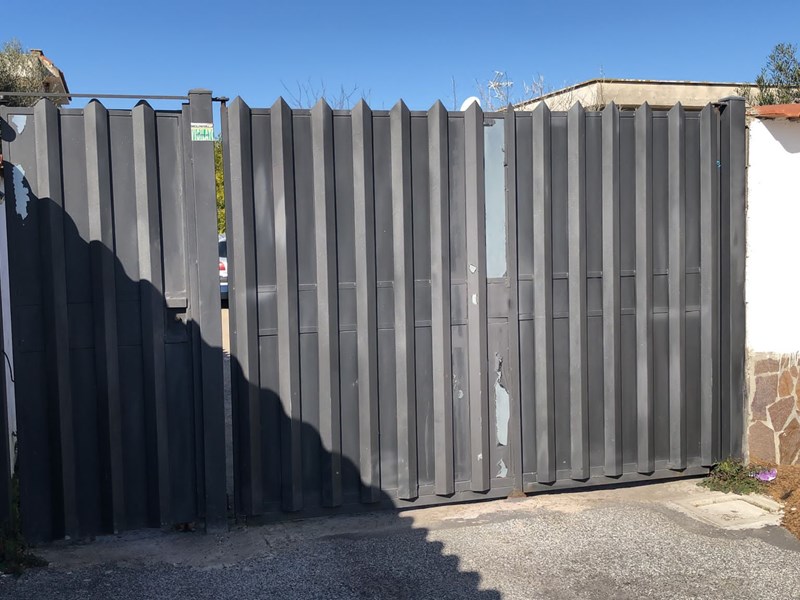 Villa bifamiliare in Vendita a Roma, zona Piana del sole , 225'000€, 80 m², arredato, con Box