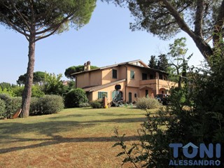 Villa in Vendita a Montelupo Fiorentino, 870'000€, 450 m²