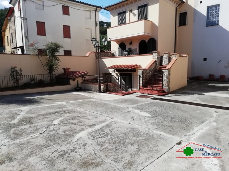 Casa Semi Indipendente in Vendita a Capannori, 295'000€, 180 m²