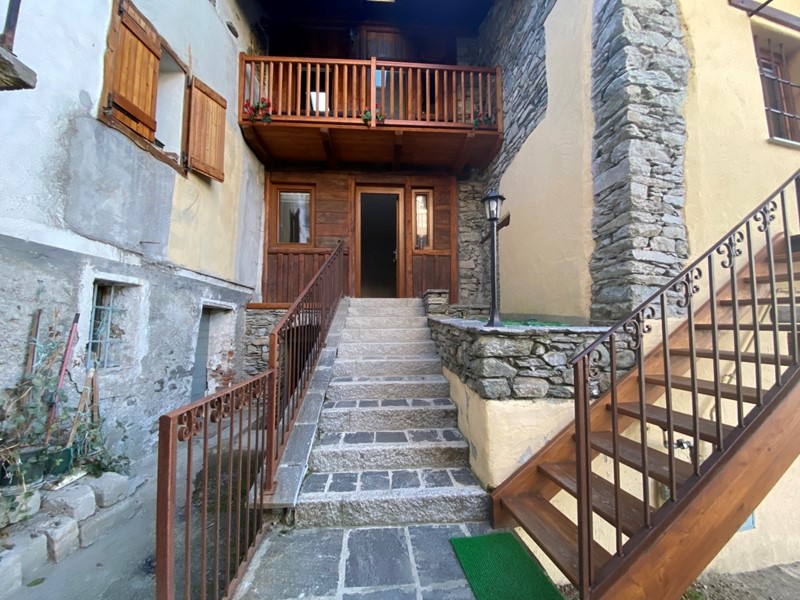 Trilocale in Vendita a Charvensod, 188'000€, 90 m²