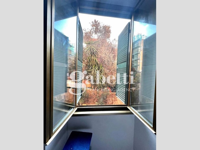 Bilocale in Vendita a Roma, 163'000&euro;, 70 m²