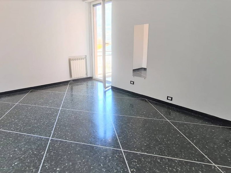 Appartamento in Vendita a Genova, zona Sampierdarena, 69'000€, 75 m²