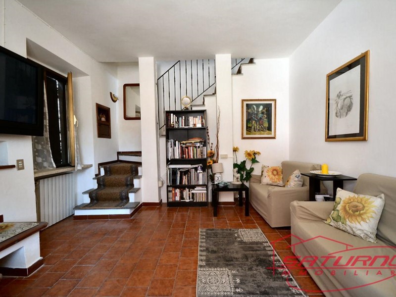 Casa Indipendente in Vendita a Lucca, zona Santa Maria a Colle, 135'000€, 110 m²