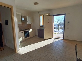 Trilocale in Vendita a Monte Grimano Terme, zona Montelicciano, 126'000&euro;, 100 m², con Box