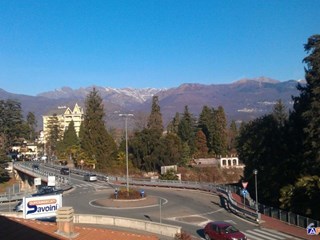 Bilocale in Affitto a Baveno, zona centro , 1'000€, 65 m², arredato