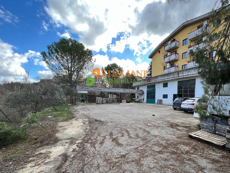 Capannone in Vendita a Mirabello Sannitico, zona Via Foggia, 129'000€, 190 m²