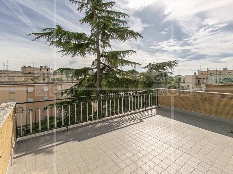 Monolocale in Vendita a Roma, 380'000€, 65 m²