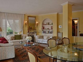 Appartamento in Vendita a Sanremo, 720'000€, 300 m², con Box