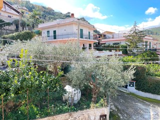 Casa Indipendente in Vendita a Altofonte, zona Contrada Suvarelli, 245'000€, 225 m²