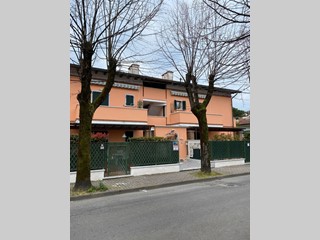 Quadrilocale in Affitto a Massa, zona Marina di Massa, 70 m², arredato